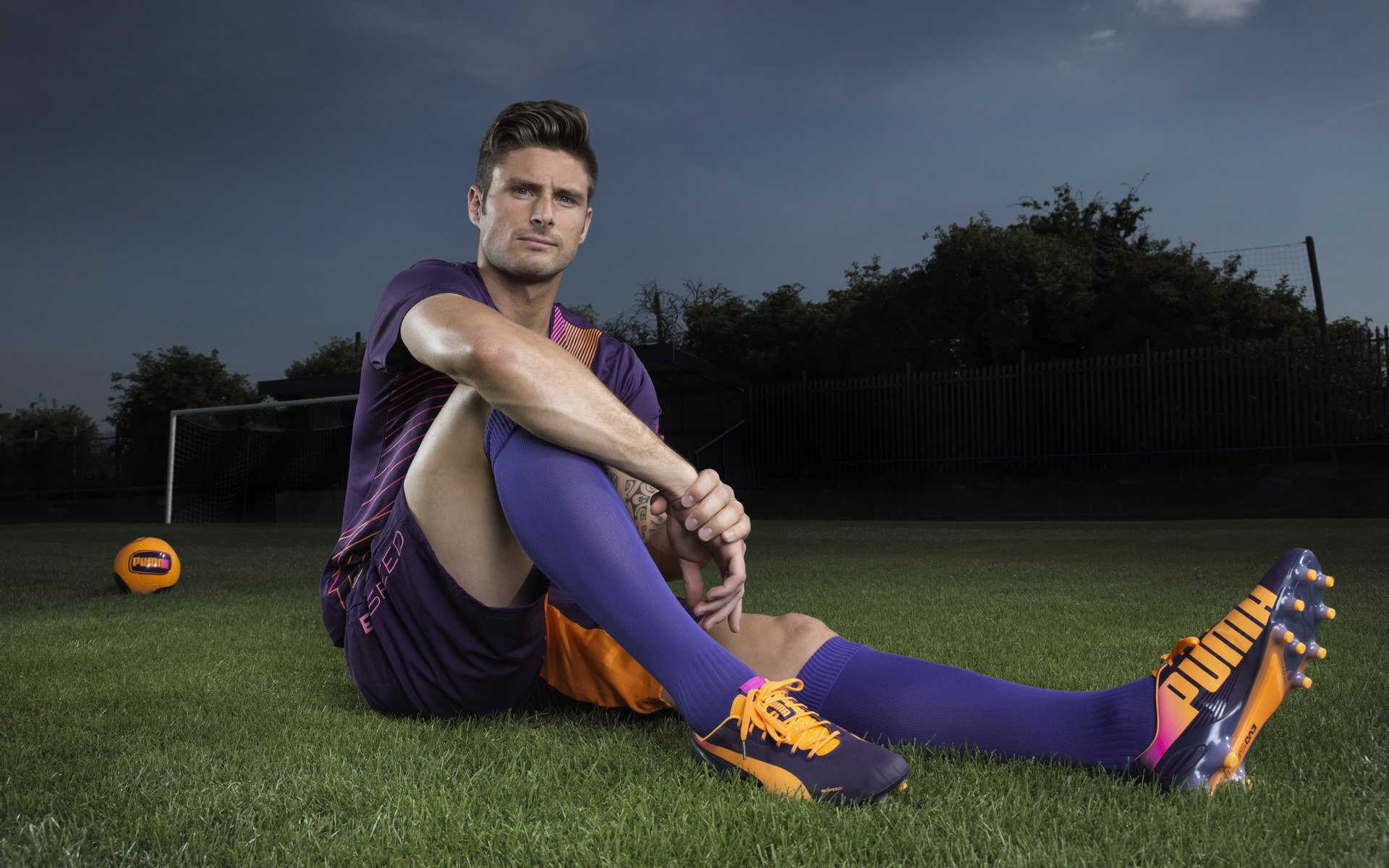 朱婷训练场上鼓励年轻替补队员,朱婷刻苦训练